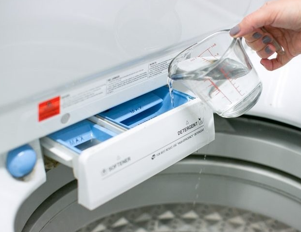 Giấm cũng có thể vệ sinh máy giặt cho bạn